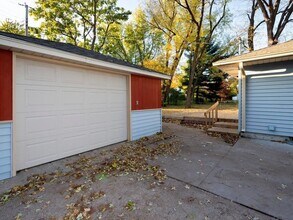8726 Portland Ave S in Bloomington, MN - Foto de edificio - Building Photo