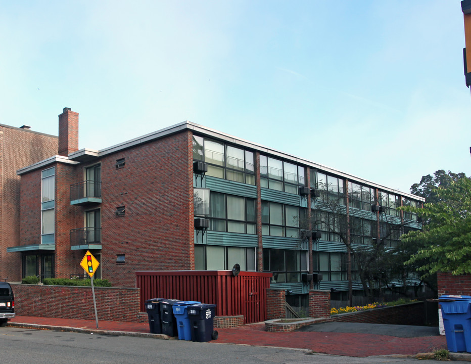 351 Harvard St in Cambridge, MA - Foto de edificio