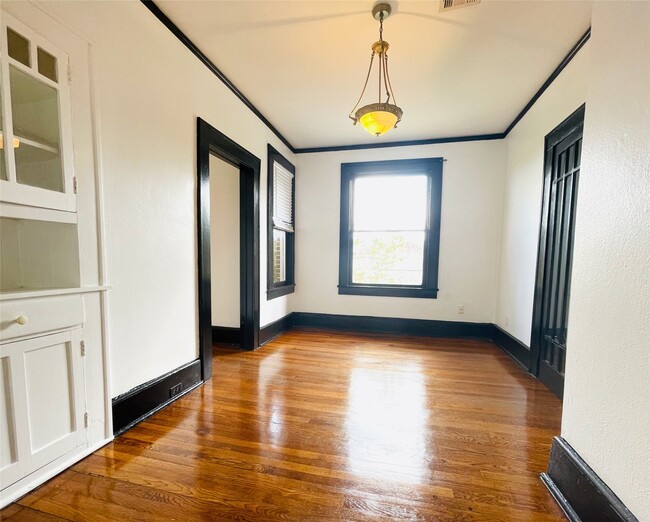 property at 614 Peden St
