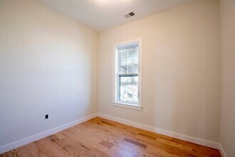275 Webster St, Unit #3 in Boston, MA - Building Photo - Building Photo