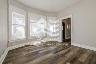 2049 Florence Blvd in Omaha, NE - Building Photo - Building Photo