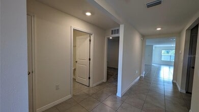 8661 Triumph Cir in Wildwood, FL - Building Photo - Building Photo