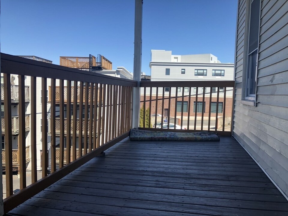 692 Columbia Rd, Unit 2 in Boston, MA - Building Photo