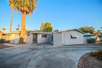113 Woodley St in Las Vegas, NV - Building Photo - Building Photo