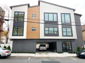 Parc Lofts in North Bergen, NJ - Building Photo - Building Photo