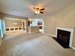 345 Blackwood Ln in Suwanee, GA - Foto de edificio - Building Photo