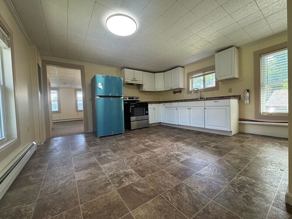 8 Southwest St in Charlestown, NH - Building Photo