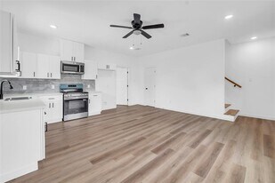 9818 Sandra St in Houston, TX - Building Photo