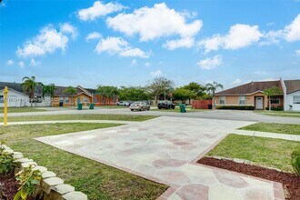 11605 SW 147th Ter in Miami, FL - Building Photo - Building Photo