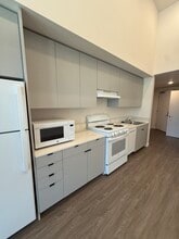 Naranja Apartments in San Diego, CA - Foto de edificio - Building Photo