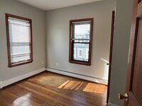 807 E 3rd St, Unit #3 in Boston, MA - Foto de edificio - Building Photo