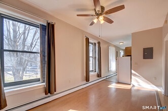 26 Greene Ave in Norwich, CT - Building Photo - Building Photo