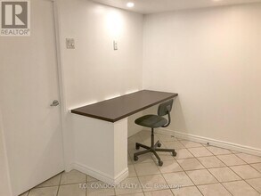 92 King St E in Toronto, ON - Building Photo - Building Photo