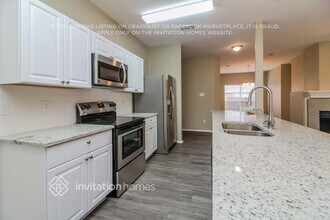 6717 Flamewood Dr in Arlington, TX - Foto de edificio - Building Photo