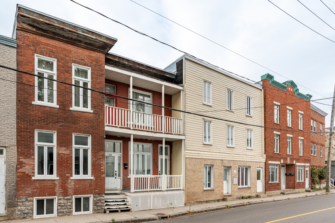 765 Saint-Vallier Rue O in Québec, QC - Building Photo