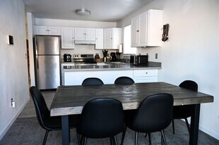 8121 Little Dipper Ave in Anchorage, AK - Building Photo