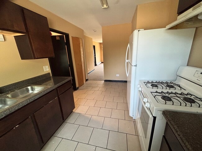 701 Spruce Ct in Vernon Hills, IL - Building Photo - Building Photo