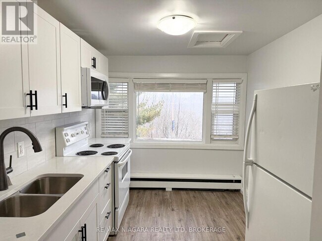 4711 River Rd in Niagara Falls, ON - Building Photo - Building Photo