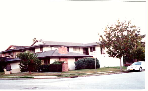 924 Castlewood Dr in Los Gatos, CA - Building Photo - Building Photo