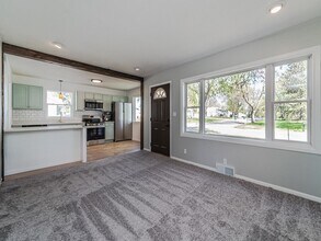 140 Carol Ln in St. Paul, MN - Building Photo - Building Photo