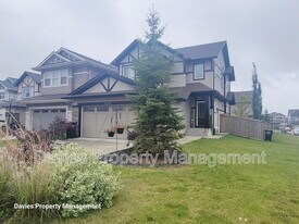 6762 Elston Ln NW in Edmonton, AB - Building Photo