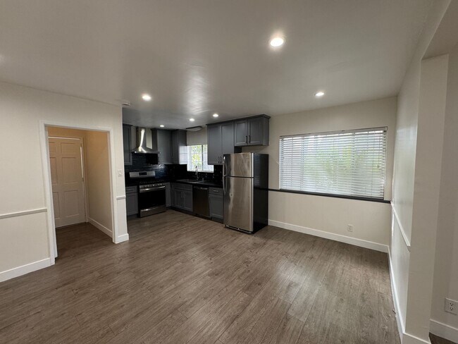 136th 4359 Apartments in Hawthorne, CA - Building Photo - Building Photo