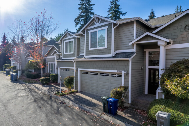 Glendale Condominiums in Bellevue, WA - Foto de edificio - Building Photo