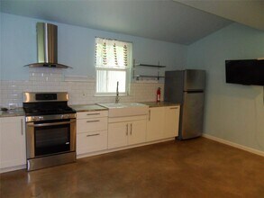 1309 Singleton Ave in Austin, TX - Building Photo - Building Photo
