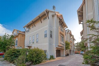 219 Knox St in Houston, TX - Building Photo - Building Photo