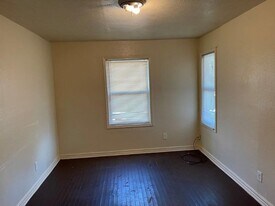 409-411 Babb Dr in Midwest City, OK - Building Photo