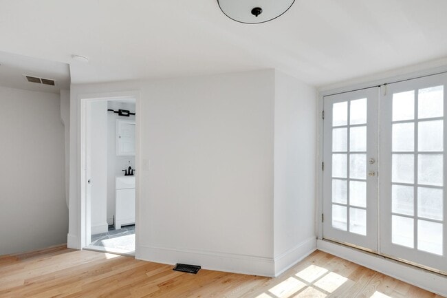 property at 168 W Laurel St