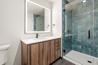 156 N Ashland Ave in Chicago, IL - Building Photo - Building Photo