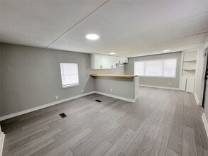 312 Paddock St in Willis, TX - Building Photo - Building Photo