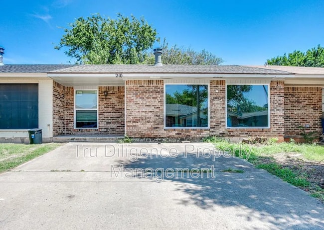 210 Kathleen Dr in Midwest City, OK - Building Photo - Building Photo