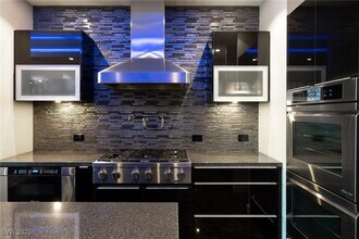 3750 S Las Vegas Blvd in Las Vegas, NV - Building Photo - Building Photo