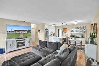 1300 NW 87th St in Miami, FL - Building Photo - Building Photo