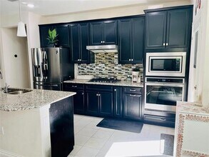 208 Lee Roy Jordan St in Irving, TX - Building Photo - Building Photo
