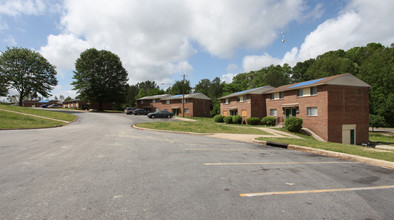 Raleigh Milbank Apartments in Raleigh, NC - Building Photo - Building Photo