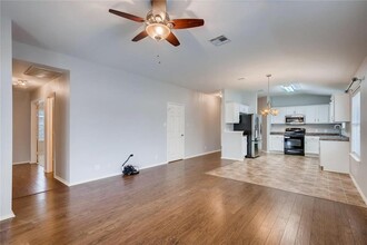 1408 Portchester Castle Path in Pflugerville, TX - Building Photo - Building Photo