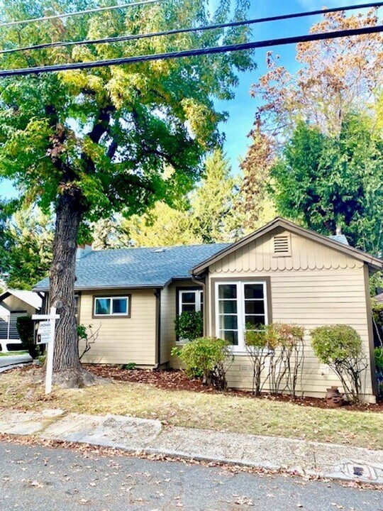 112 Walrath Ave in Nevada City, CA - Building Photo