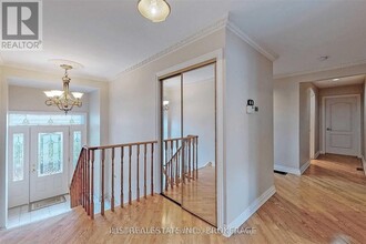 74 Creekwood Dr in Toronto, ON - Building Photo - Building Photo