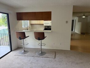 5000 S Centinela Ave, Unit 208 in Los Angeles, CA - Building Photo - Building Photo