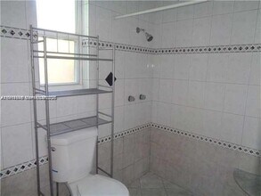 11511 NW 33rd St in Sunrise, FL - Foto de edificio - Building Photo