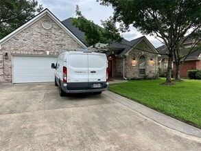 21818 Windsor Castle Dr in Spring, TX - Building Photo - Building Photo