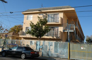 5561 Bonner Ave in North Hollywood, CA - Building Photo