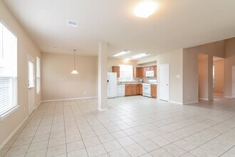6831 Silver Shores Ln in Katy, TX - Building Photo - Building Photo