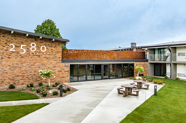 The Howard Apartments in Eau Claire, WI - Foto de edificio - Building Photo