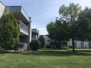 Grandview Plaza in La crosse, WI - Building Photo - Building Photo