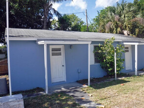 3250 S 7th St in Fort Pierce, FL - Building Photo - Building Photo