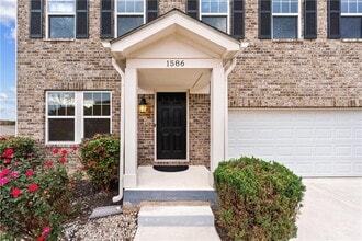 1586 Garden View Dr in Sugar Hill, GA - Building Photo - Building Photo